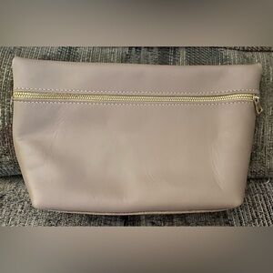 Portland Leather Goods Taupe (Gray)Classic makeup bag -Extra Large.